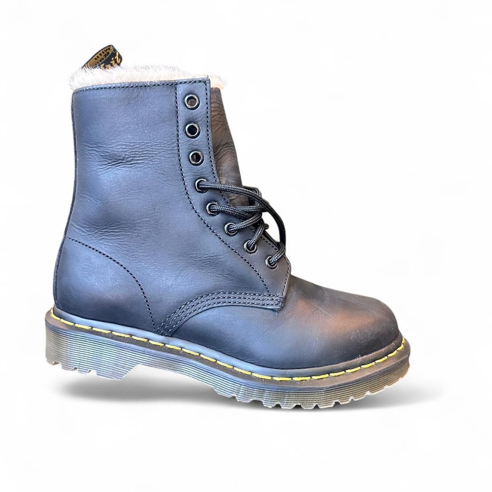Black Fur Lined Leather Dr. Martens 1460 Boots Size 7